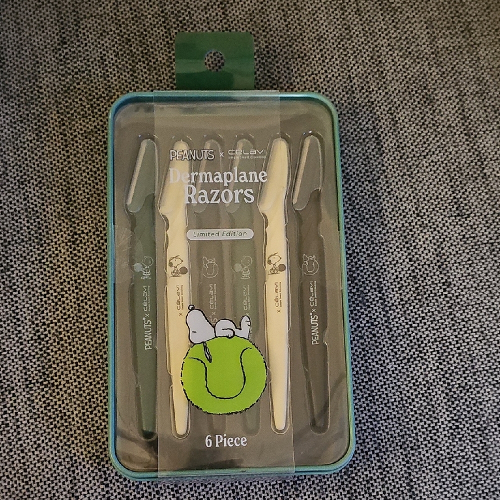 Peanuts Green and Black Dermaplane Razors Set